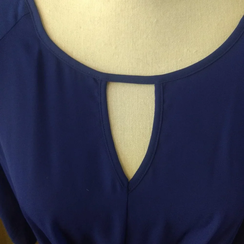 Bold elements blouse - Picture 2 of 3